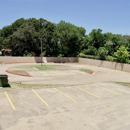 Executive Inn Of Arlington, Near At&T Stadium Εξωτερικό φωτογραφία
