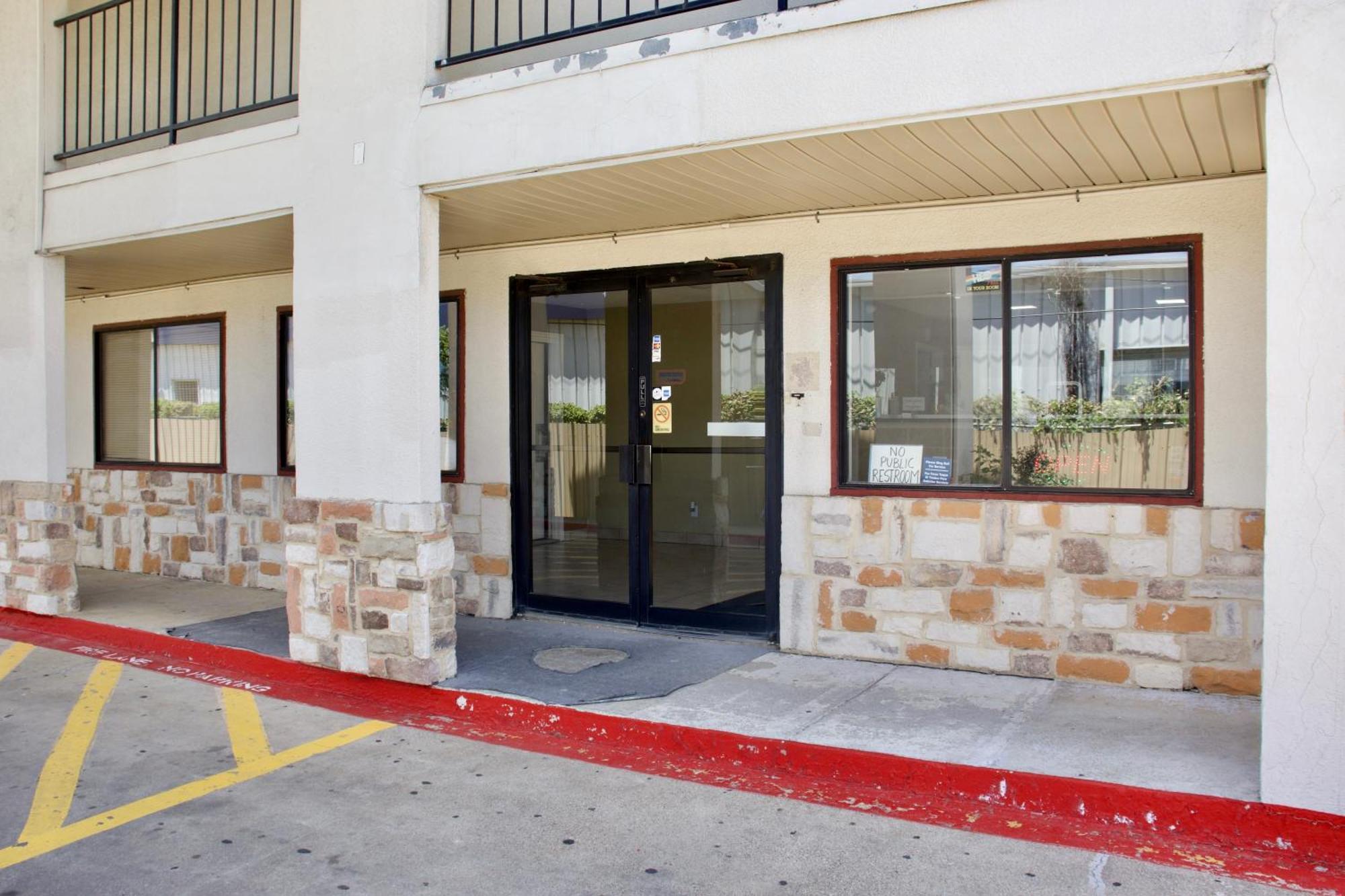 Executive Inn Of Arlington, Near At&T Stadium Εξωτερικό φωτογραφία