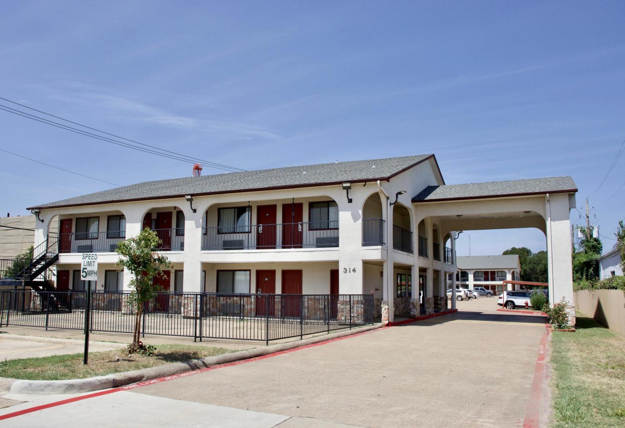Executive Inn Of Arlington, Near At&T Stadium Εξωτερικό φωτογραφία
